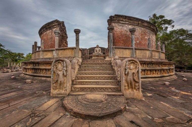 032 Polonnaruwa, vatadage.jpg